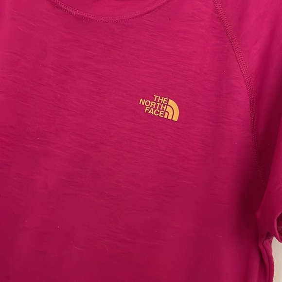 3 for $25 • NORTH FACE PINK SHORT SLEEVE TEE - Picture 2 of 4